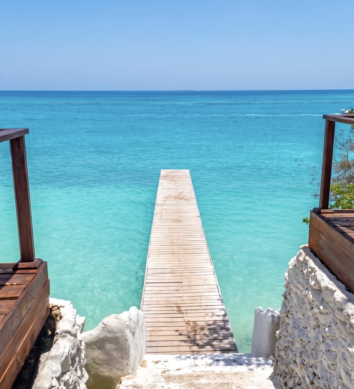 Mar turquesa de Ibiza Island Beach Club
